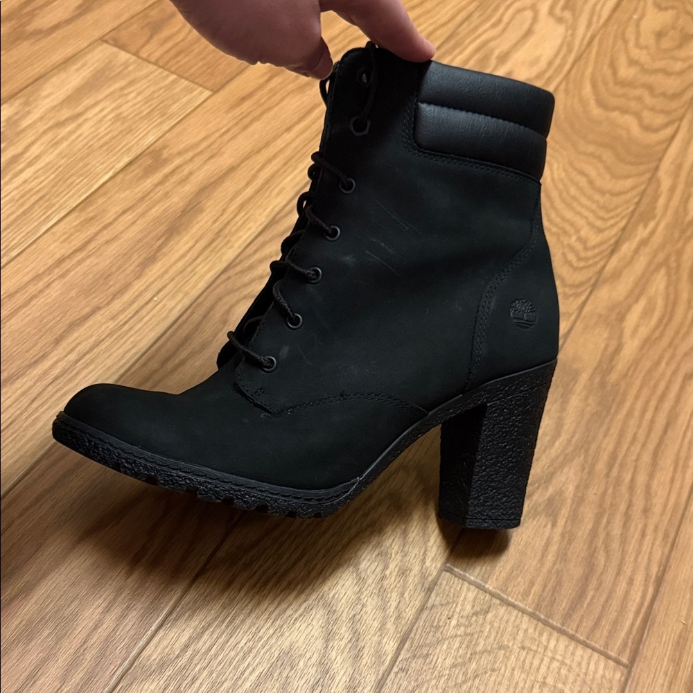 Timberland Black Heeled Boots with Chunky Heel